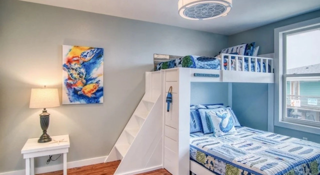 Beach Bear Lodge Unit 1 4 Bedrooms 3.5 Bathrooms Home
