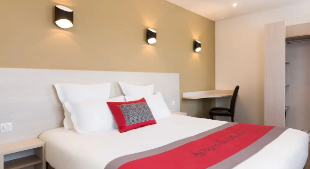 Номер Grand The Originals City, le Relais des Carnutes Dreux Ouest