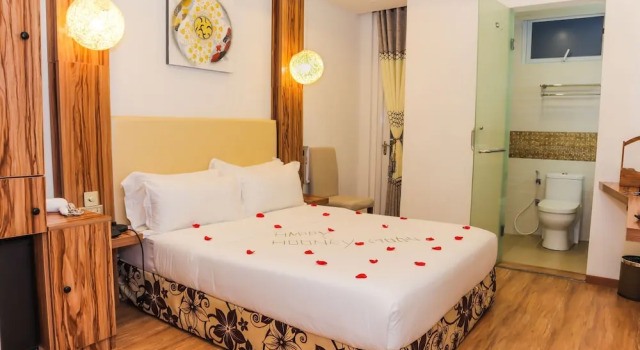 Holiday Park, Buchen Sie Hotel Malé Baa