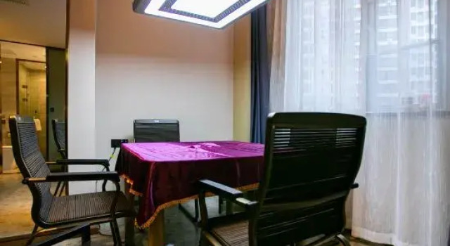 Люкс Superior Lavande Hotel (Wuhan Polar Ocean World Changqing Garden)