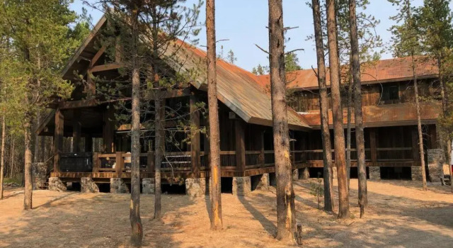 Вилла Yellowstone Crossing Lodge