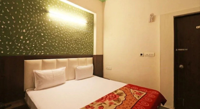 Goroomgo Brlux International Agra
