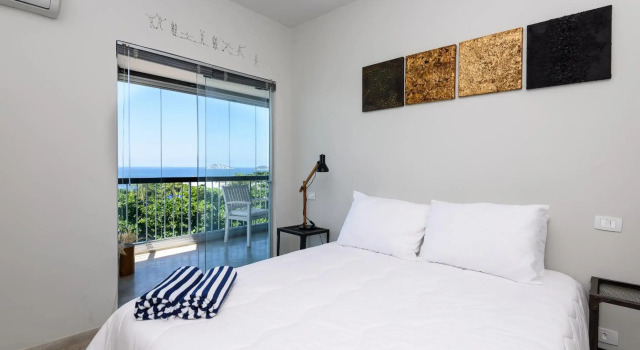 Ocean Blue Moderno com Vista Espetacular ao lado do Leblon na frente da Escola Stella Maris Garagem Internet Veloz 2 Smart TVs Piscina Sauna