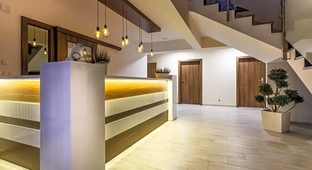 Gawra, Boek Hotel Kępno 