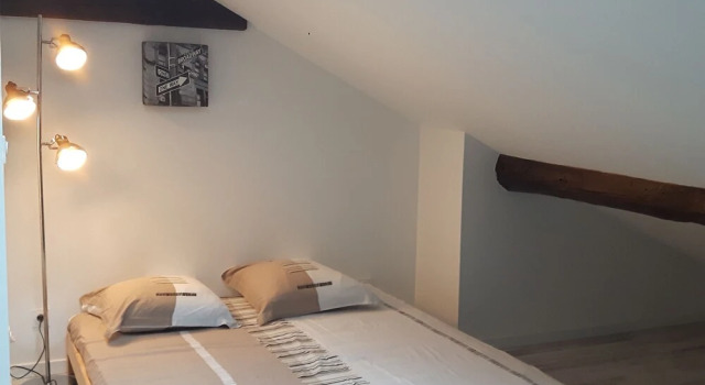 Studio République, Rezerwuj Hotel Hotele w Rhône z parkingiem, Parking