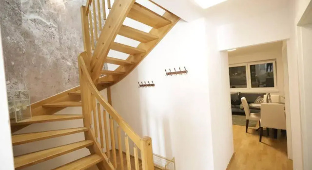 Charming Flat & Balcony near CentralStation Apt15, Prenota Hotel Vienna Austria