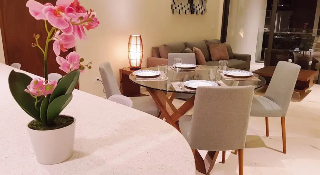 Апартаменты с балконом Cozy 1 BR apartment steps away from the Beach by Happy Address