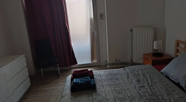 Room in Guest Room - Charming Room W Located in Brussels, Prenota Affittacamere Bruxelles 