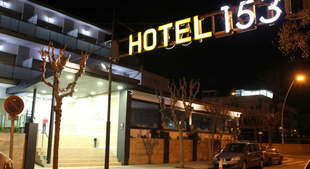 Hotel 153