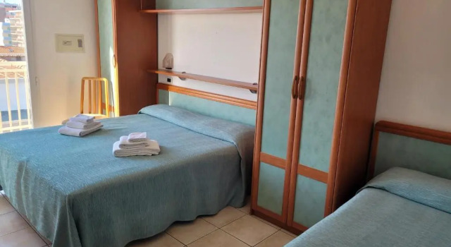 Трёхместный номер Standard с видом на море HOTEL ADRIA BEACH