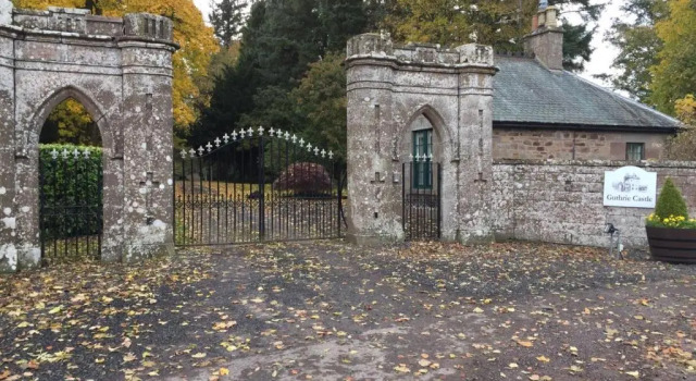 Коттедж с 4 комнатами Smithy House