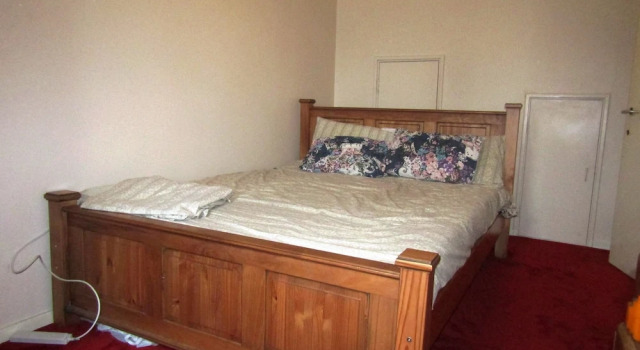 House with a garden in Arnos Grove