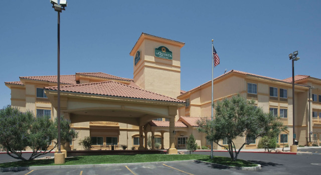 La Quinta Inn & Suites Albuquerque Midtown, Rezerwuj Hotel Hotele w Albuquerque z parkingiem, Parking