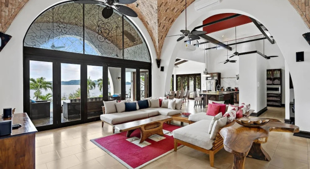 Dreamy Spanish-Style Villa with Sweeping Ocean Views, Elegant Nautical Design & Giant Infinity Pool, Rezervovat Boutique Hotel Butikové hotely v Guanacaste, Boutique Hotel