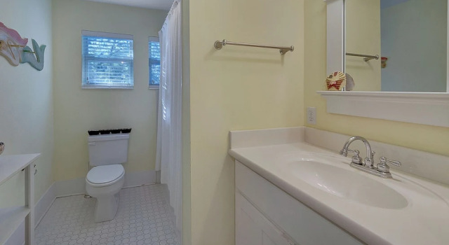 Коттедж с видом на сад Dog-friendly Gulf Side Cottage & 6 Minutes to Beach + Community Pool & Bikes