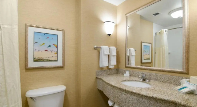 Номер Standard с частичным видом на океан Hilton Garden Inn Outer Banks/Kitty Hawk