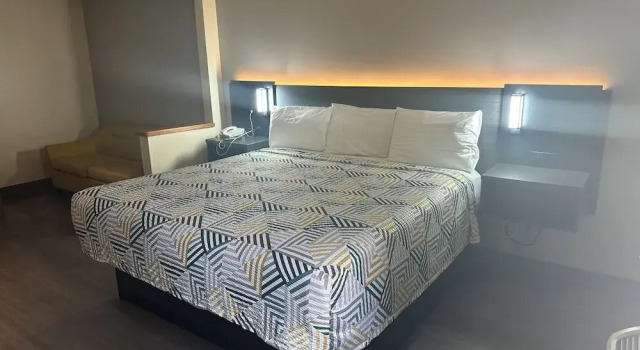 Люкс Deluxe Motel 6-Anderson, IN