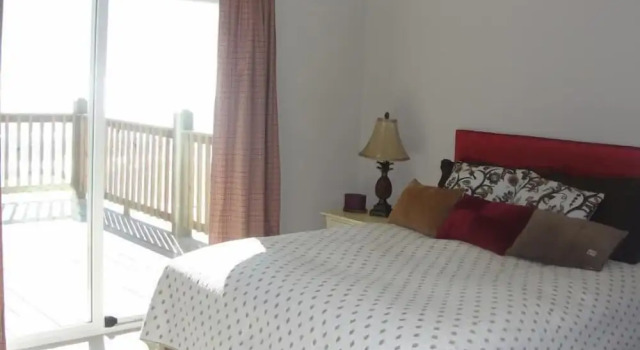 Коттедж с балконом Southern Breeze - 103 Vaca Ct