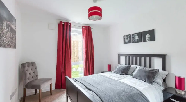 Modern 2 Bed Apartment in Central City