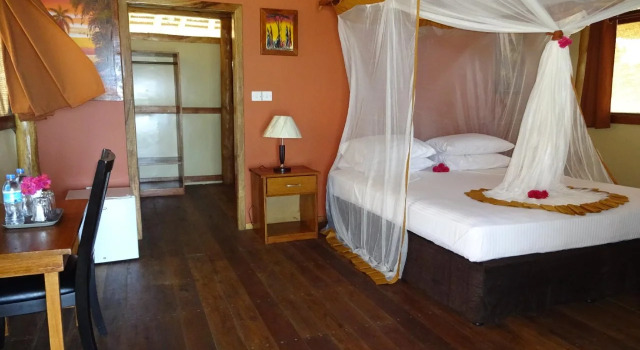 Barry's Beach Resort, Đặt Khu nghỉ dưỡng Mkwaja Pangani