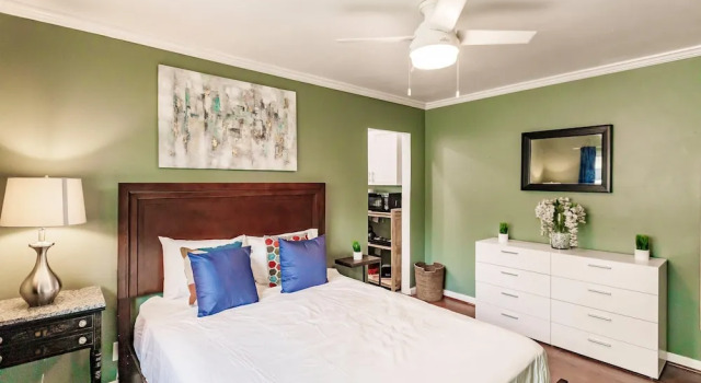 Uhost AI Quaint 1BR w Patio Kitchenette, Забронировать Апартаменты/квартира Отели Голливуд-Бич с парковкой, рядом с Kindred Hospital - South Florida - Hollywood, Парковка