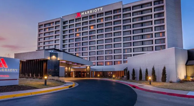 Bett im Wohnheim Wichita Marriott