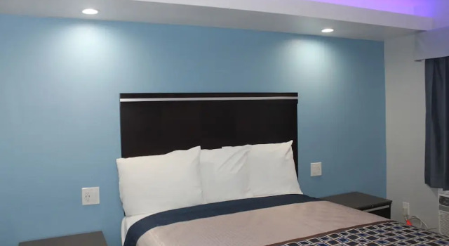 Day N Night Inn