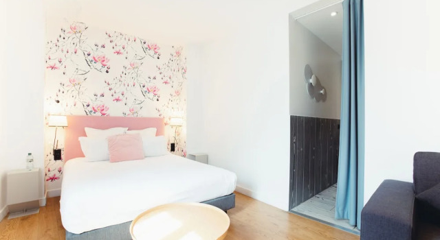 Полулюкс с балконом The Originals Boutique, Hôtel Le Lion, Clermont-Ferrand