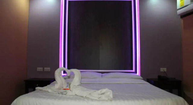 El Vistra Travellers Inn & Coffee Shop, Book Hotel Calumpit Luzon