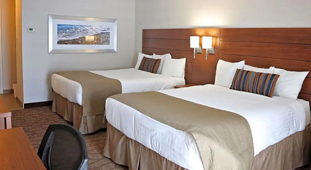 Номер Deluxe Waterfront Inn