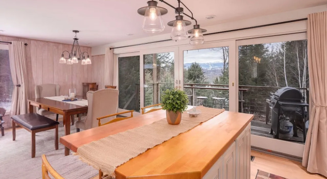 Classic Stowe Ski 3 Bedroom Chalet by RedAwning