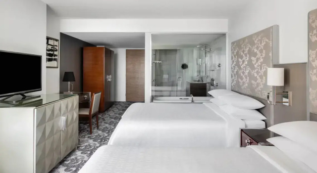 Четырёхместный номер Standard Sheraton Melbourne Hotel