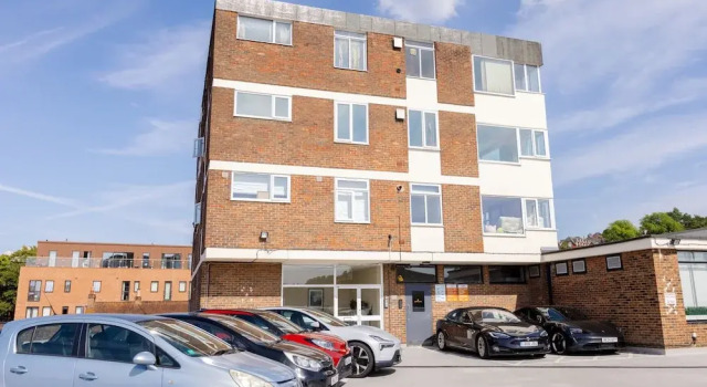 Apartment - Sleeps 6 - Parking - Wifi