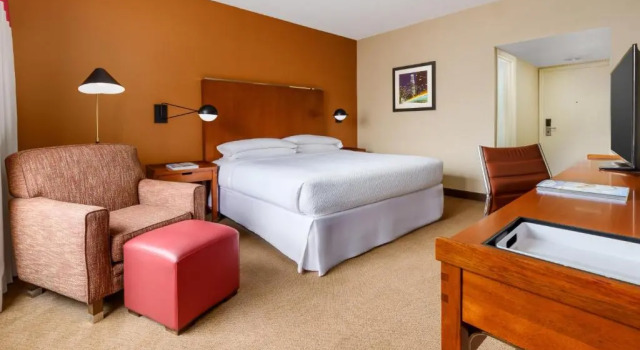 Двухместный номер Traditional Four Points by Sheraton Los Angeles International Airport (США)