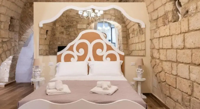 Saint Michel Room by Wonderful Italy, Забронировать Отель Бари Bari Province, рядом с Малый театр