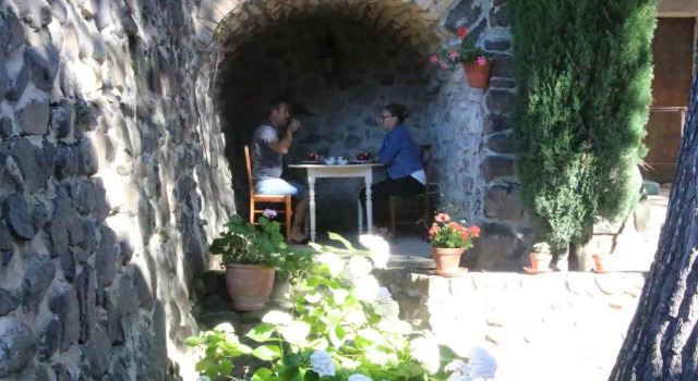 Domaine Insolite du Petit Moras, Rezerwuj Hotel Hotele w Chomerac z parkingiem, Parking