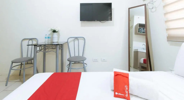 RedDoorz Plus @ Urban Deca Tower Edsa 2
