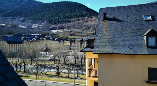 El Refugio de Aran Vielha Aparthotel, Забронировать Апарт-отель Вьельа Э Михаран Бакейра-Берет, рядом с Церковь Св. Михаила