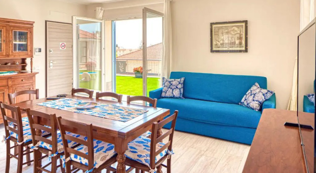 Villa Mimosa Diano Marina: exclusive use villa, garden, barbecue, 3 bedrooms and 3 bathrooms, Забронировать Вилла Отели в центре Диано-Марина, в центре
