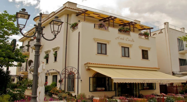 Hotel Corallo Sperlonga, Забронировать Отель Отели Сперлонга 3 звезды, рядом с Археологический памятник Вилла-Прато, 3*