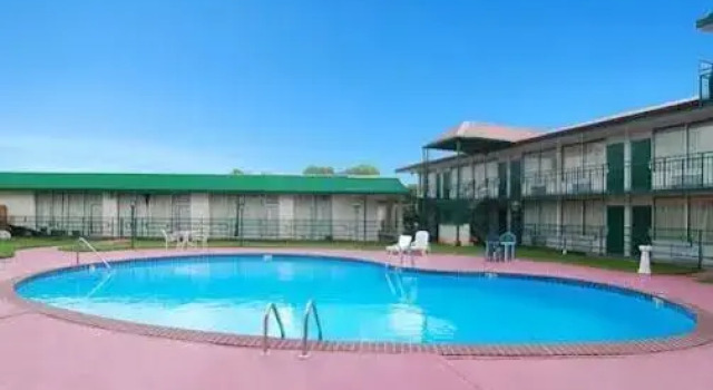 Econo Lodge Benton, Boek Hotel Hotels in Missouri met zwembad, Zwembad