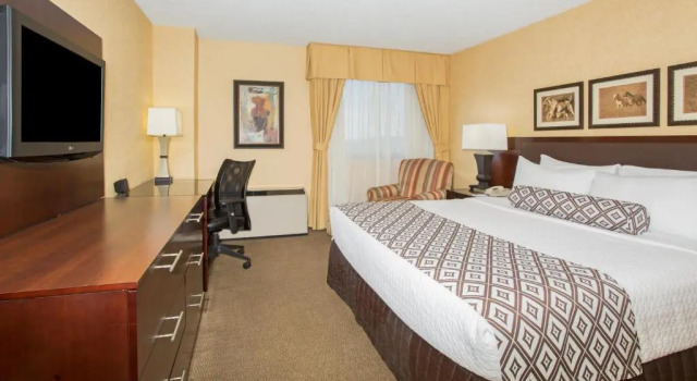 Номер Standard Crowne Plaza Denver International Airport