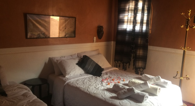 Auberge Atlas Dades, Забронировать Хостел Отели Айт Седрате Джбель Эля Суфла с парковкой, Парковка