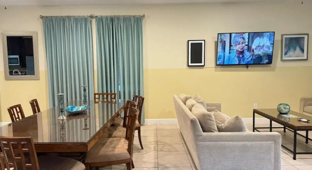 7613-8-bl-only 10 Minutes From Disney