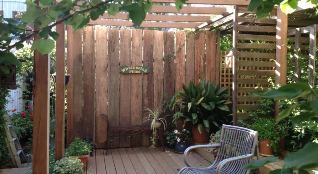Whispering Pines Bed and Breakfast, Buchen Sie Hotel Collie 