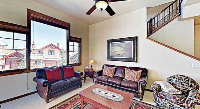 New Listing! Stylish Townhome W/ Private Hot Tub 3 Bedroom Townhouse, Забронировать Дом для отпуска Виллы Винтер Парка, рядом с Body Kneads Massage and Pilates, Вилла
