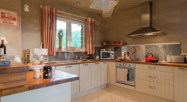 Luxury Holiday Home in Thirimont Liege With Private Garden, Rezerwuj Dom wakacyjny Waimes 