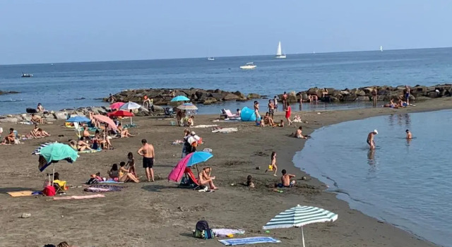 Sun, beach and bike, Забронировать Отель Отели в центре Санто-Стефано-аль-Мар, в центре