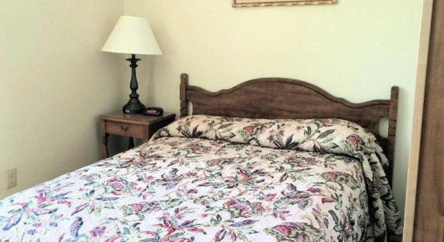 Franciscan Guest House, Varaa Matkakoti Hotellit New England uima-altaalla, Uima-allas