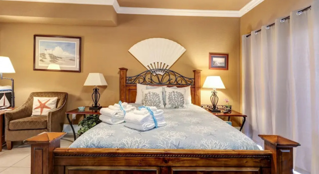 Villas of San Vincente 1B by BlueSwell